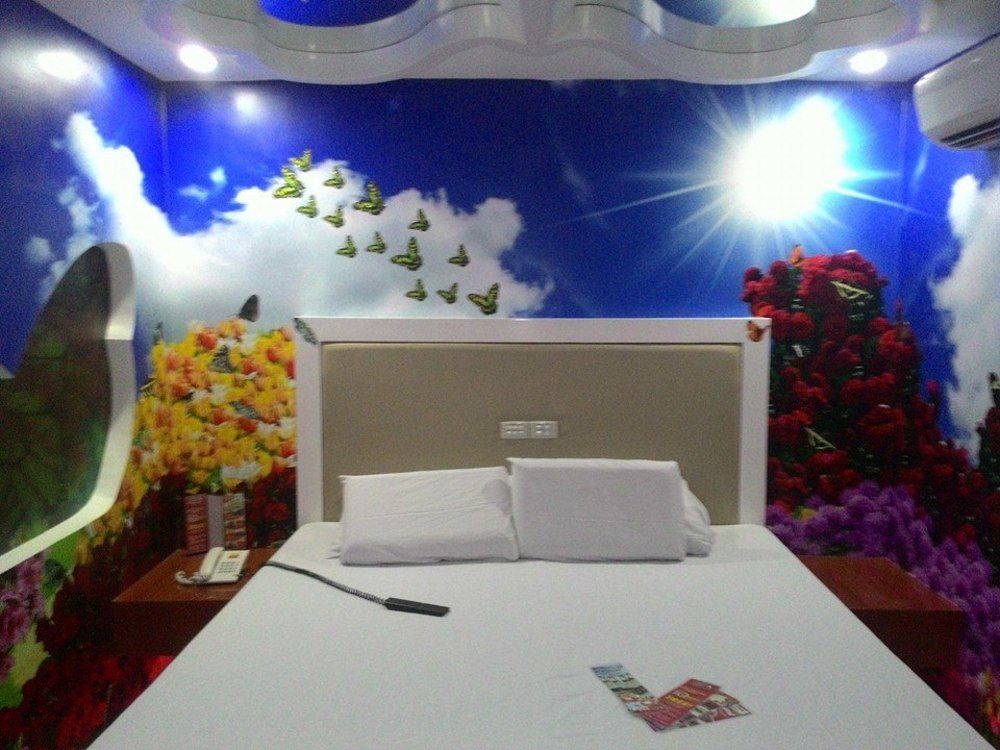 Hotel Sogo Pasay Wood Street Extérieur photo
