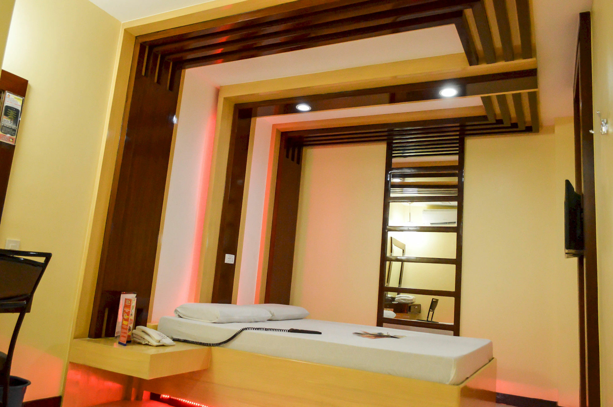 Hotel Sogo Pasay Wood Street Extérieur photo