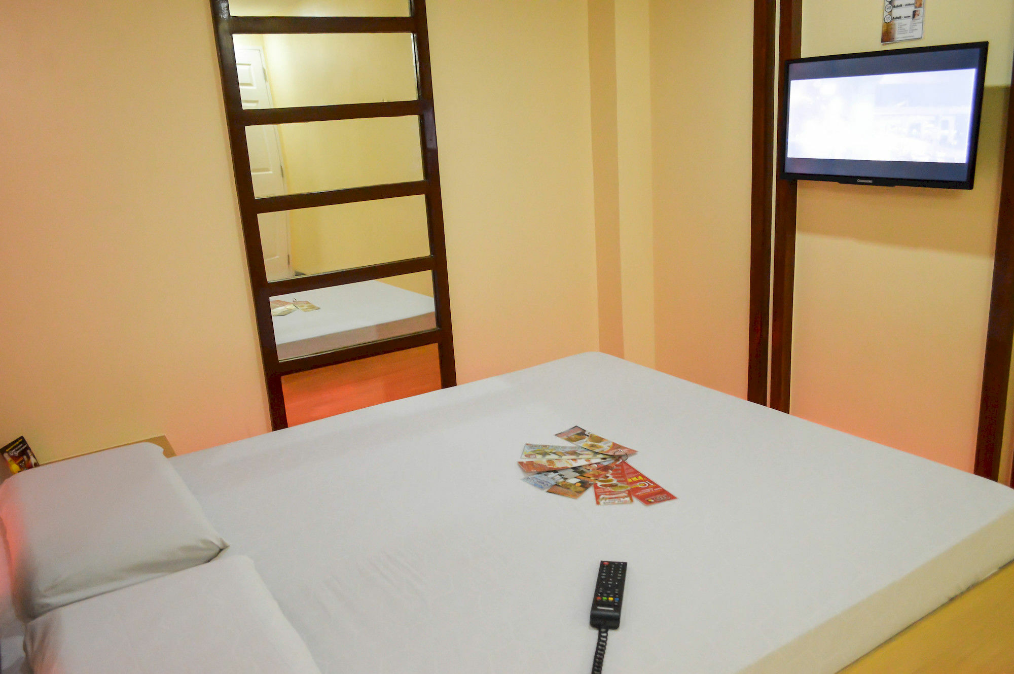 Hotel Sogo Pasay Wood Street Extérieur photo