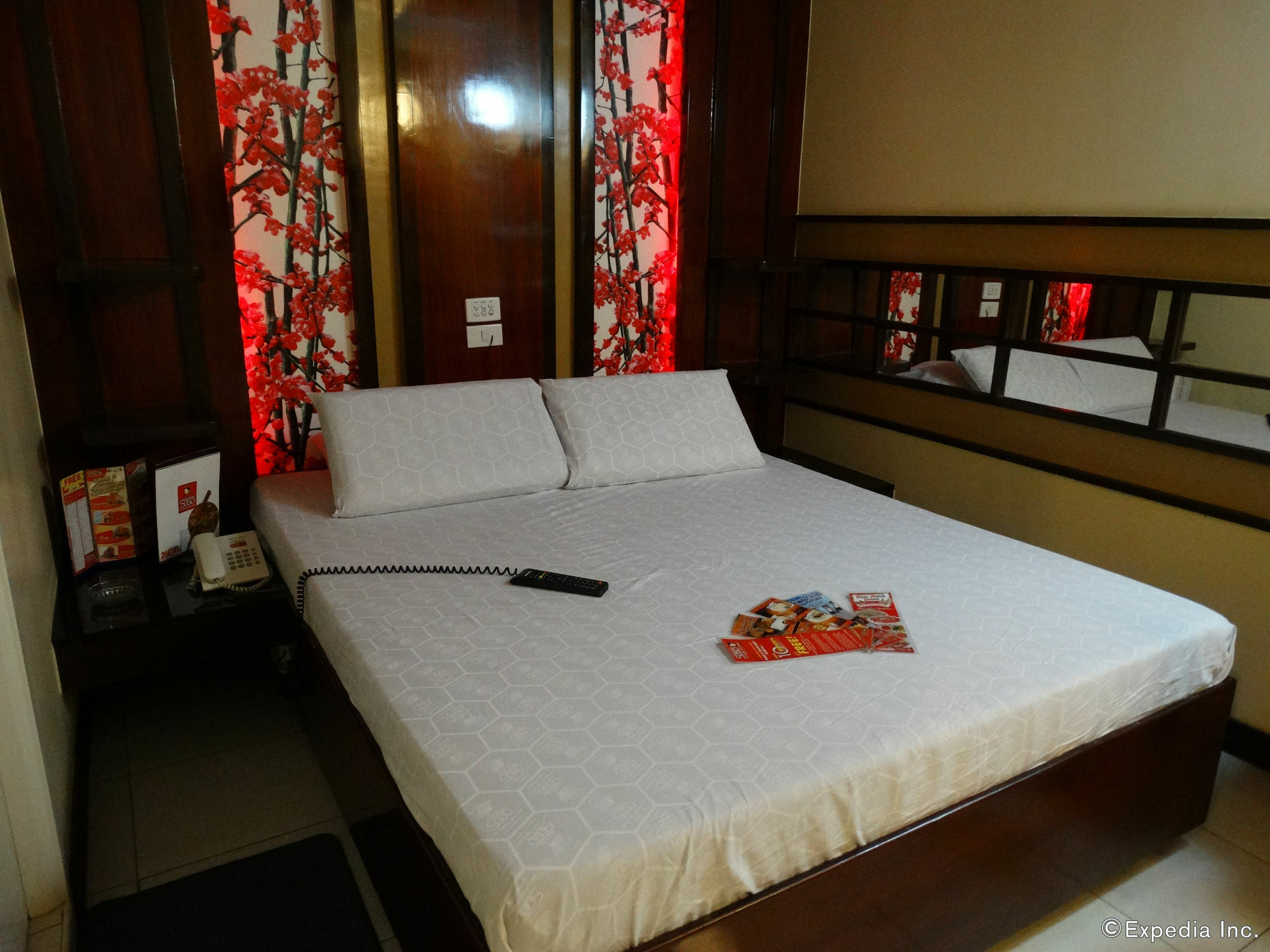 Hotel Sogo Pasay Wood Street Extérieur photo