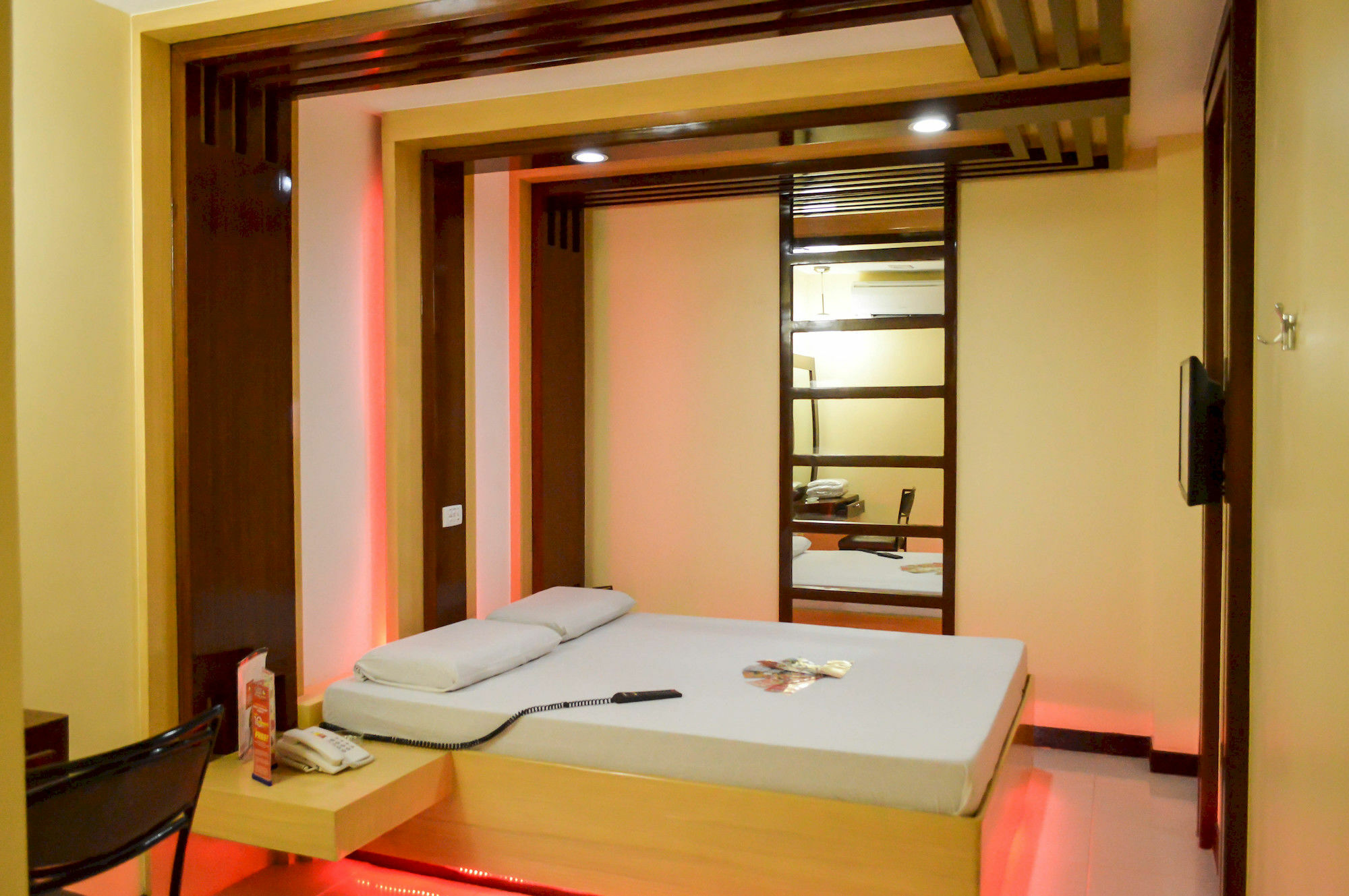 Hotel Sogo Pasay Wood Street Extérieur photo
