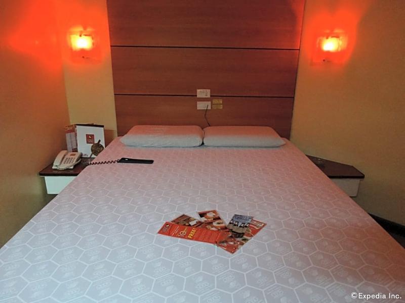 Hotel Sogo Pasay Wood Street Extérieur photo